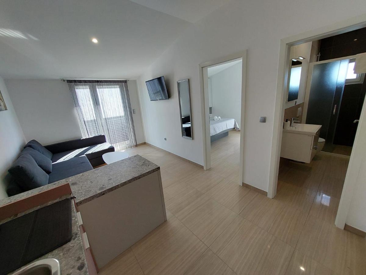 Apartmani Tropical Vodice Eksteriør bilde