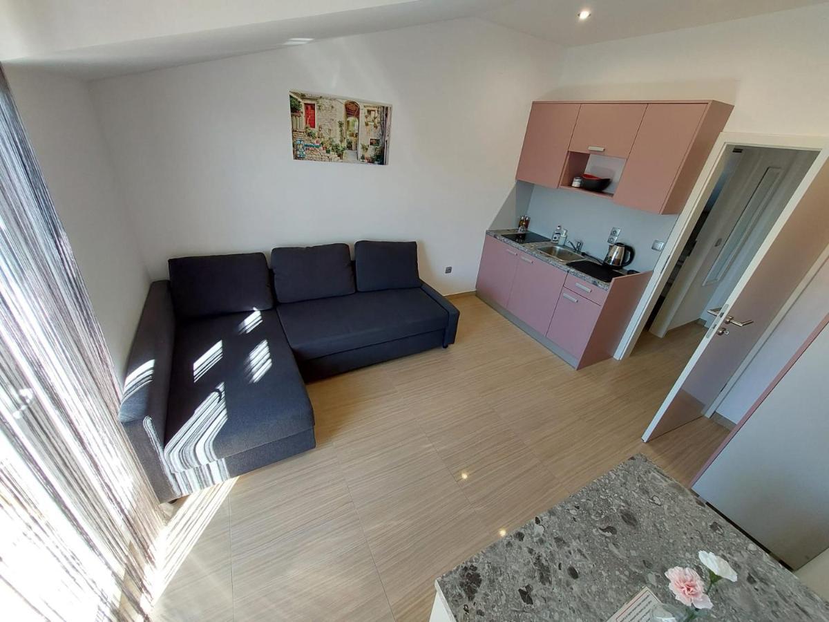 Apartmani Tropical Vodice Eksteriør bilde