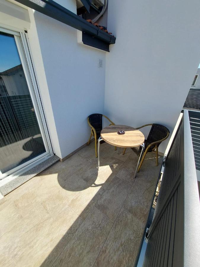 Apartmani Tropical Vodice Eksteriør bilde