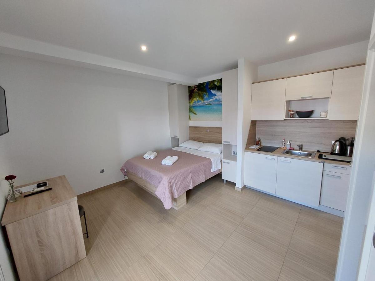 Apartmani Tropical Vodice Eksteriør bilde